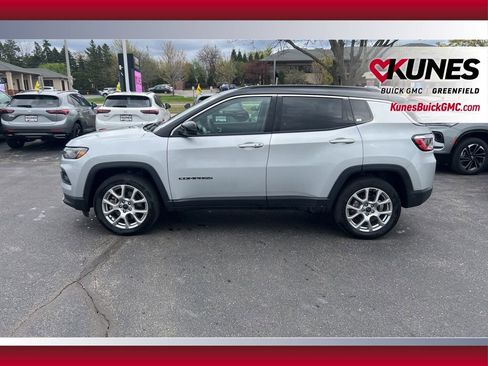 Used 2025 Jeep Compass Limited AWD/4WD image 10