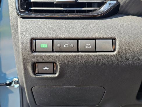 New 2025 Nissan Sentra SV image 31