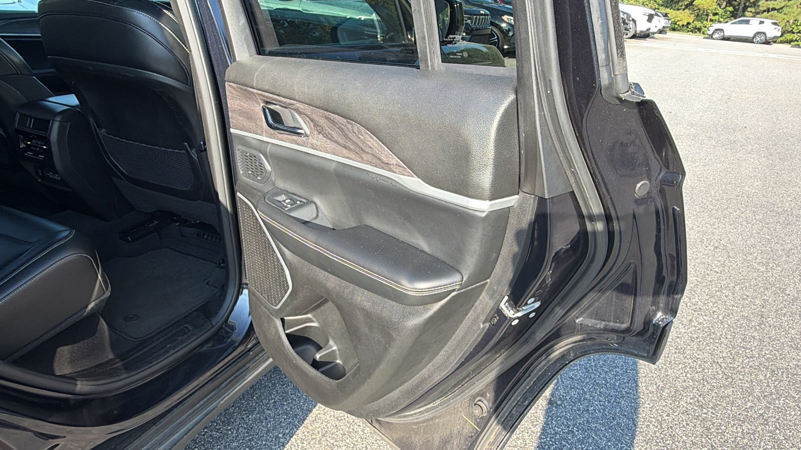 Used 2024 Jeep Grand Cherokee Limited 4xe AWD/4WD image 21