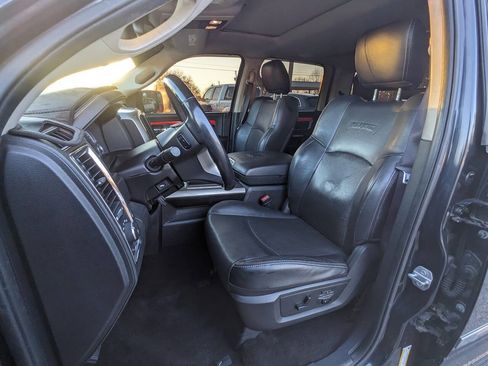 Used 2015 RAM 1500 Laramie w/ Convenience Group image 17