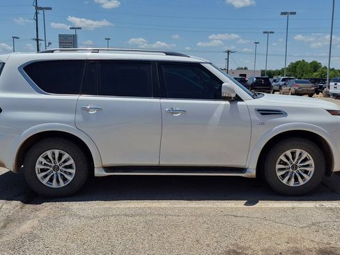 Used 2021 Nissan Armada SV AWD/4WD image 2