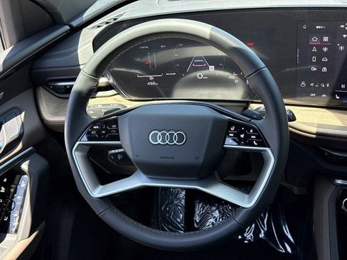 Used 2025 Audi Q5 Premium Plus w/ Premium Plus AWD/4WD image 14