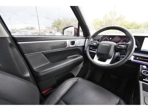 Used 2025 Hyundai Santa Fe Limited AWD/4WD image 9