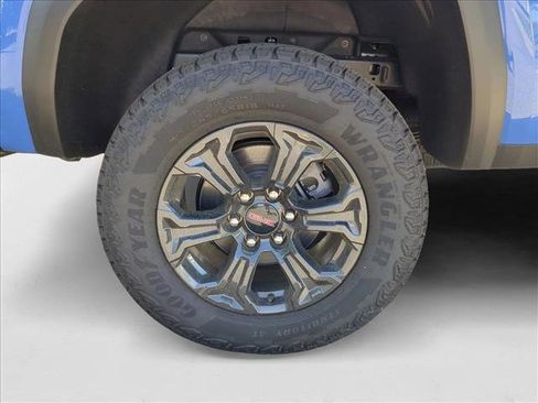 New 2025 GMC Canyon Elevation w/ Convenience Package image 10