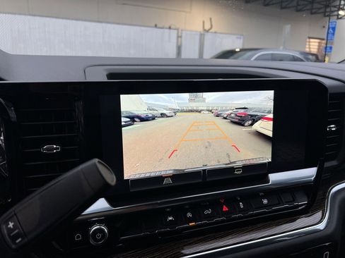 Used 2024 GMC Sierra 1500 Elevation image 18