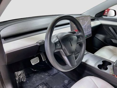 Used 2021 Tesla Model 3 Standard Range Plus RWD image 9
