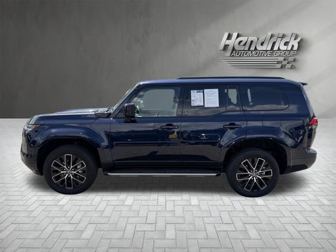 Used 2026 Lexus GX 550 w/ Accessory Package (2T) AWD/4WD image 7