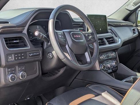 Used 2024 GMC Yukon AT4 w/ AT4 Premium Package AWD/4WD image 9