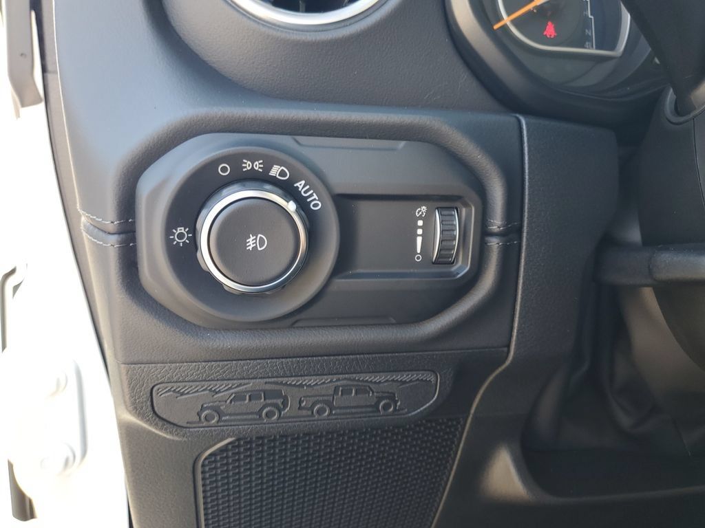 New 2025 Jeep Wrangler Unlimited Sahara AWD/4WD image 19