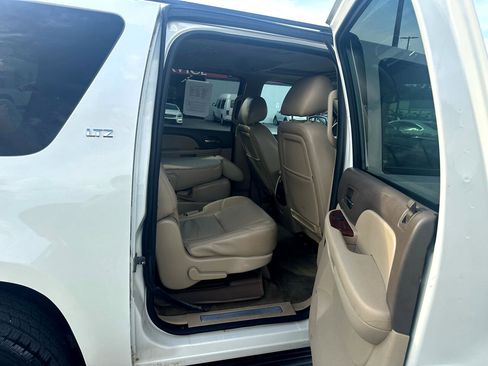Used 2014 Chevrolet Suburban LTZ image 12