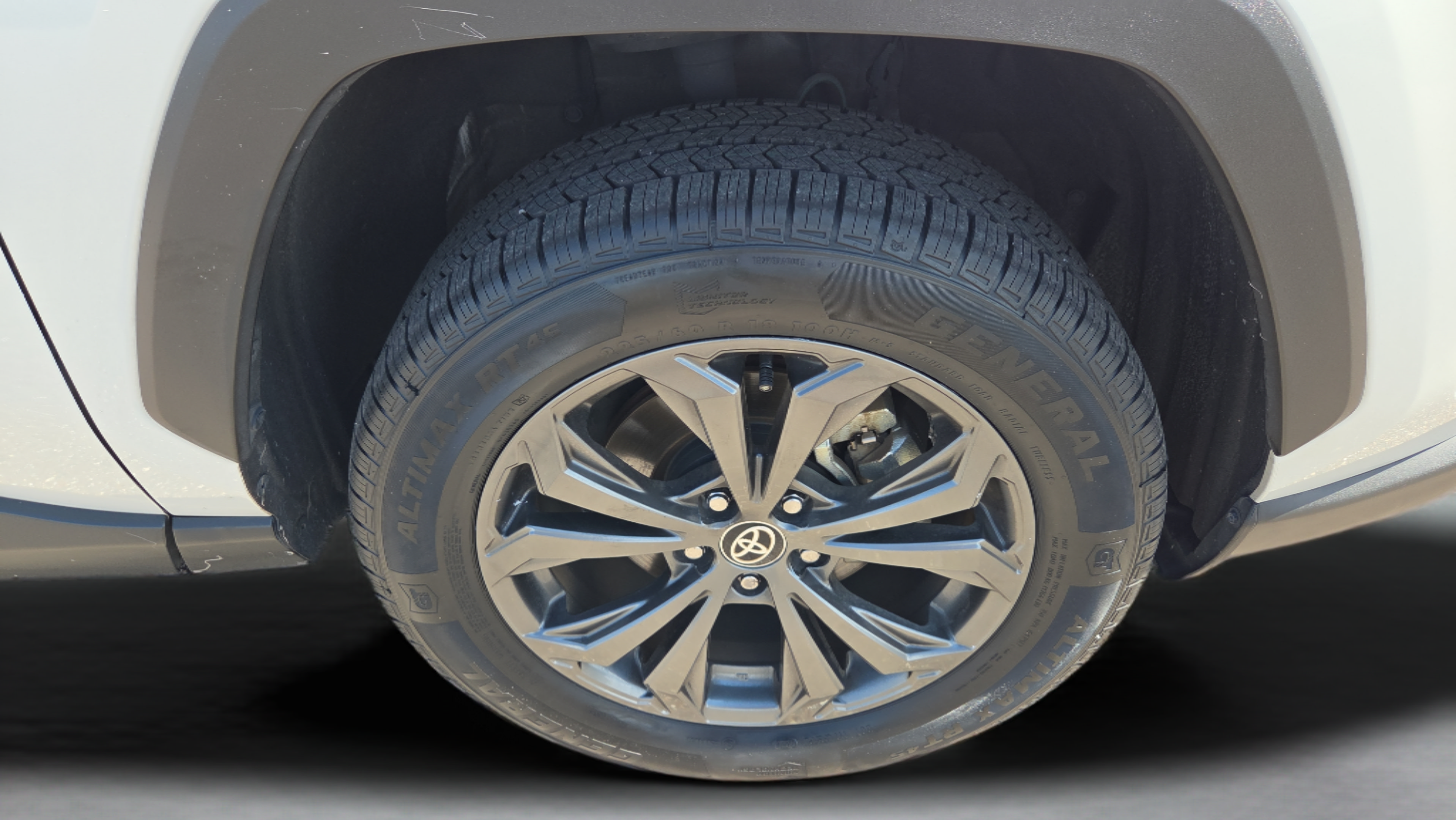 Certified 2023 Toyota RAV4 XLE Premium AWD/4WD image 34