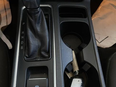 Used 2019 Ford Escape SE image 28