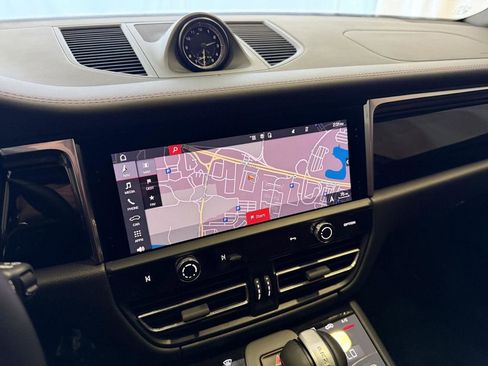 Used 2025 Porsche Macan S AWD/4WD image 23