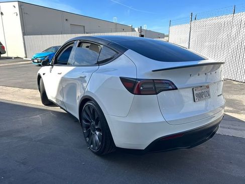 Used 2024 Tesla Model Y Performance image 5