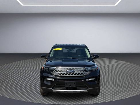 Used 2021 Ford Explorer Limited w/ Equipment Group 301A AWD/4WD image 2