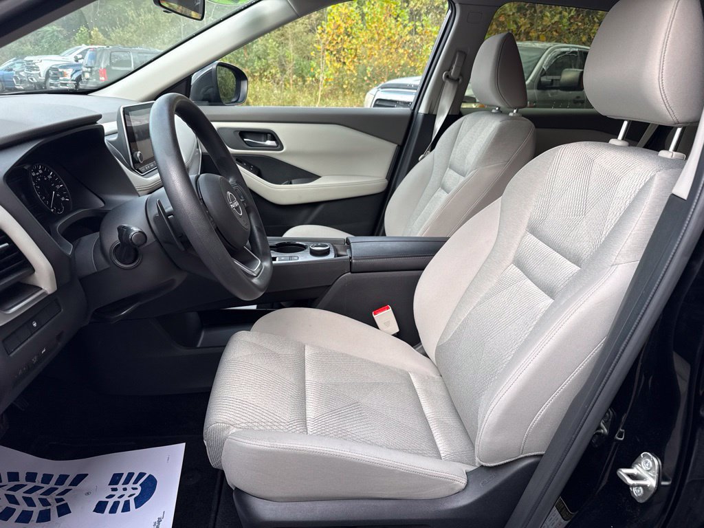 Used 2024 Nissan Rogue SV AWD/4WD image 12