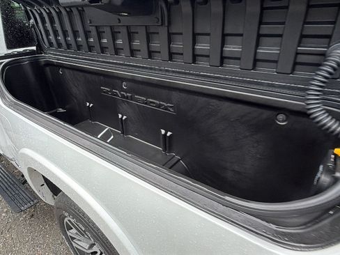 Used 2025 RAM 1500 Limited AWD/4WD image 14
