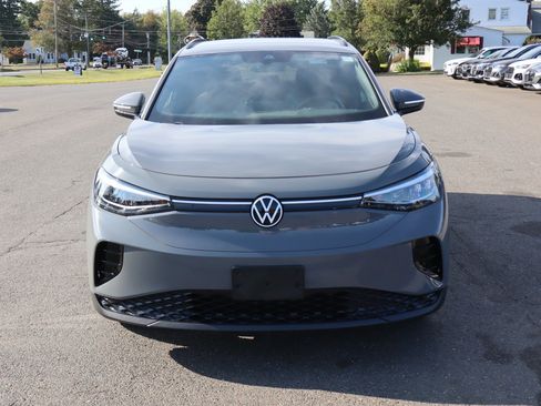 Used 2023 Volkswagen ID.4 Pro image 3