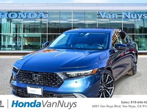 Used 2025 Honda Accord Touring image 1