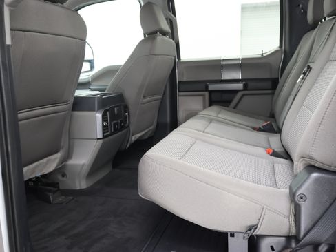Used 2022 Ford F250 XLT w/ Black Appearance Package AWD/4WD image 9