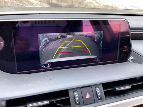 Used 2019 Lexus ES 300h w/ Premium Package image 27