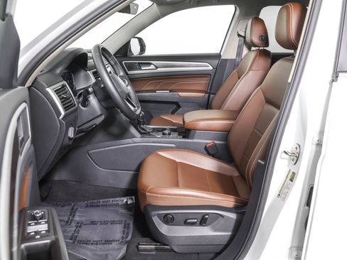 Used 2023 Volkswagen Atlas SE image 6