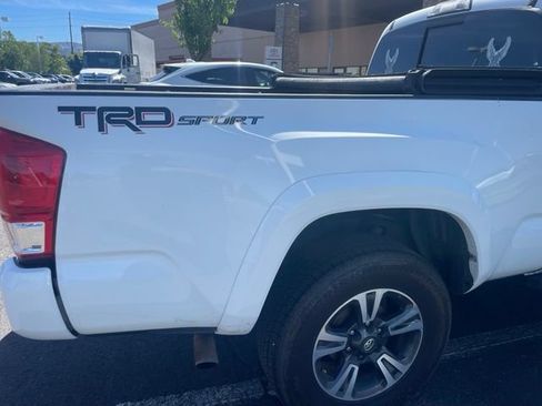 Used 2017 Toyota Tacoma TRD Sport w/ Tow Package RWD image 31