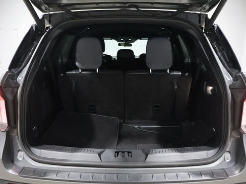 Used 2025 Ford Explorer ST-Line w/ ST-Line Street Pack image 19