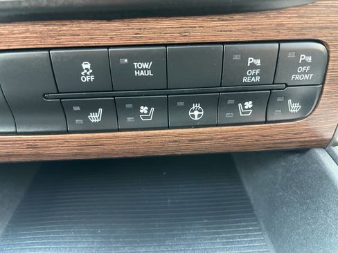 Used 2017 RAM 1500 Laramie w/ Convenience Group image 31