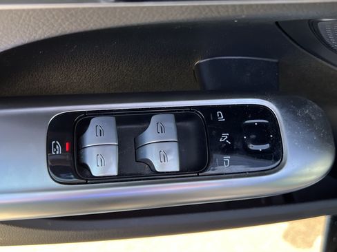 Used 2023 Mercedes-Benz C 300 Sedan image 15