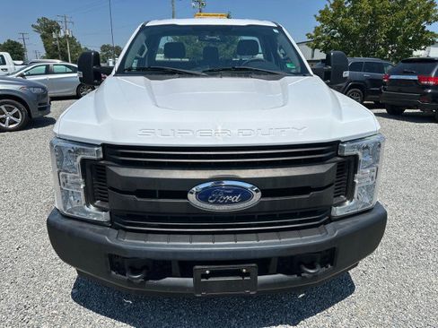 Used 2018 Ford F250 XL w/ Power Equipment Group RWD image 4