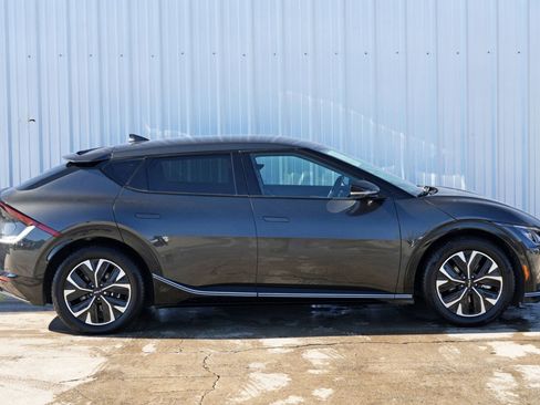 Used 2022 Kia EV6 Wind image 52