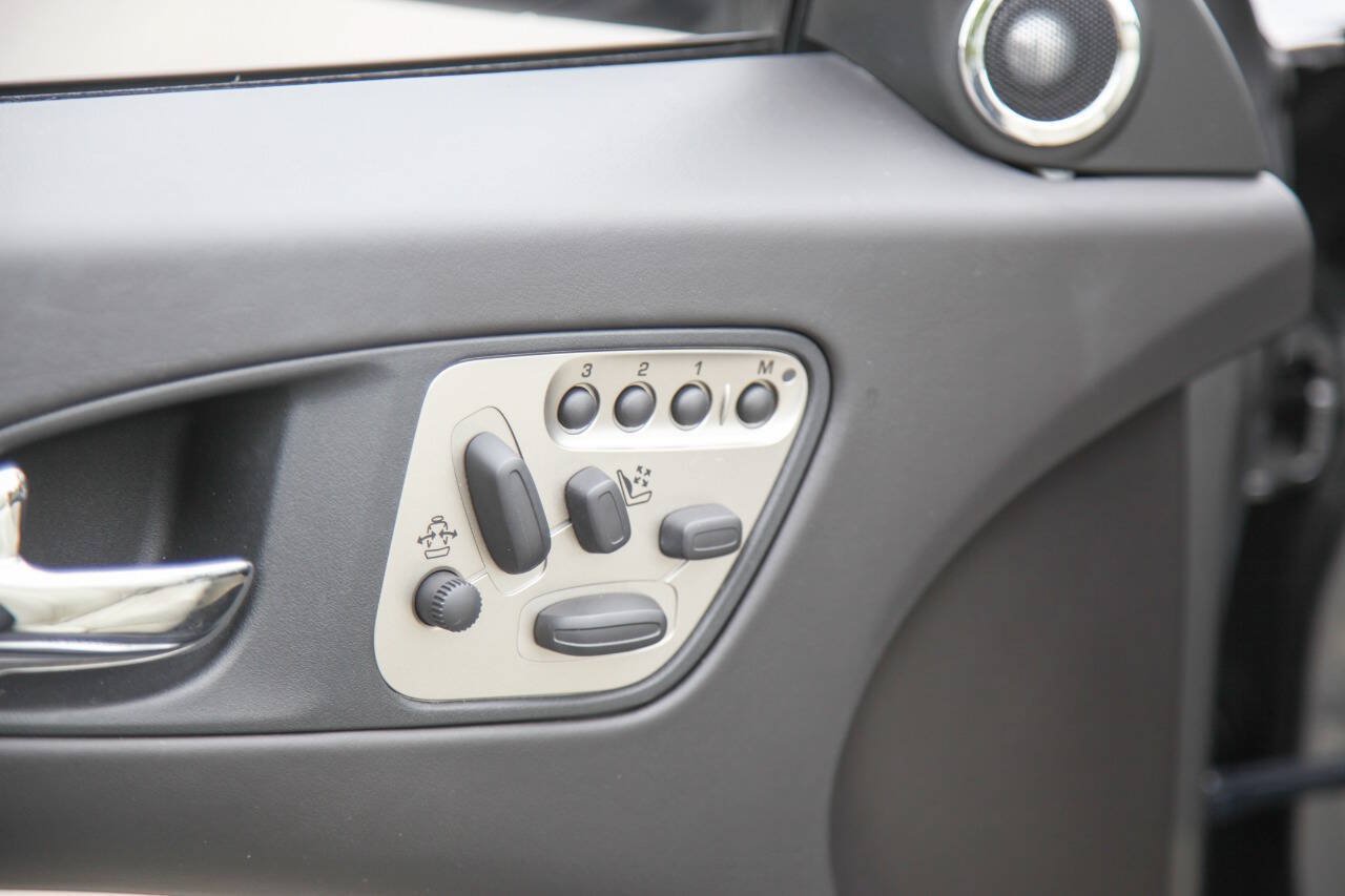Used 2009 Jaguar XKR R RWD image 84