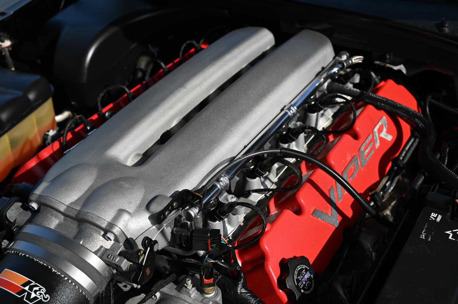 Used 2004 Dodge Viper SRT-10 RWD image 18