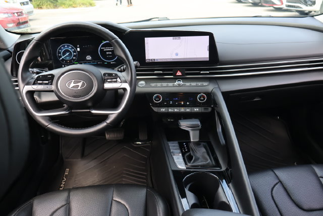 Used 2024 Hyundai Elantra Limited FWD image 15
