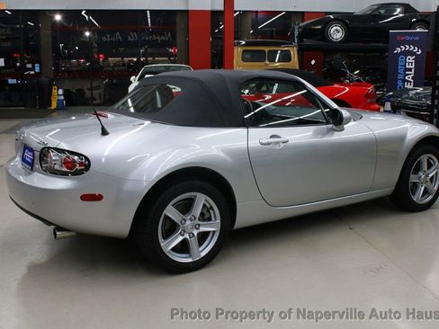 Used 2006 MAZDA MX-5 Miata Touring image 47