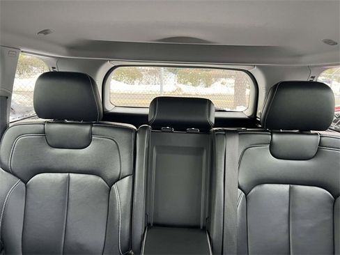 Certified 2023 Jeep Grand Cherokee Limited w/ Black Appearance Package image 38