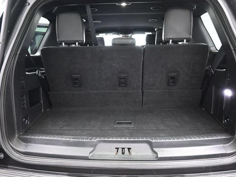Used 2018 Ford Expedition XLT w/ Equipment Group 202A RWD image 2
