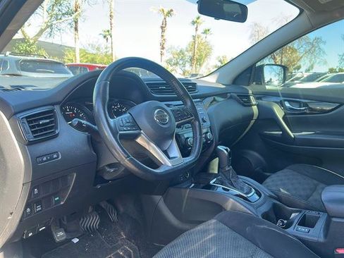 Used 2018 Nissan Rogue Sport SV w/ SV All-Weather Package image 16