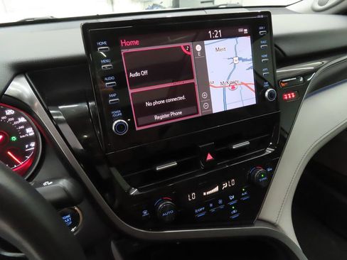 Used 2024 Toyota Camry XSE FWD image 16