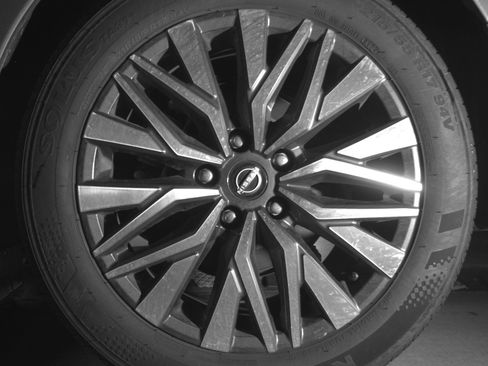 Used 2025 Nissan Altima 2.5 SV FWD image 14