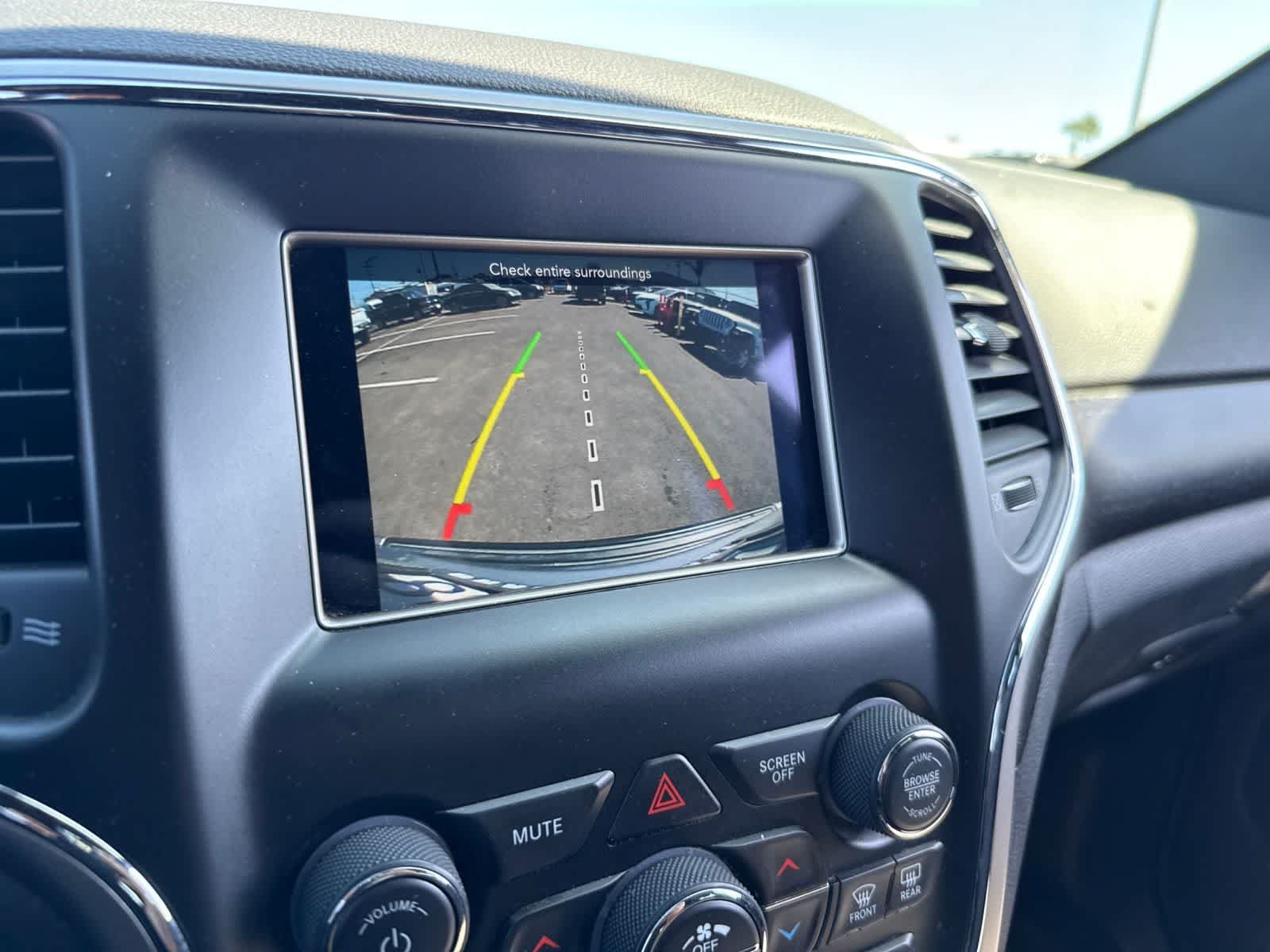 Used 2018 Jeep Grand Cherokee Laredo RWD image 33