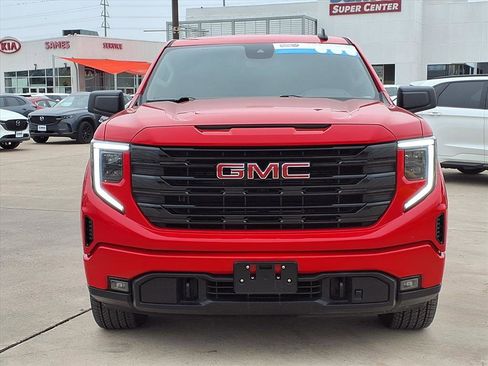 Used 2025 GMC Sierra 1500 Elevation image 2