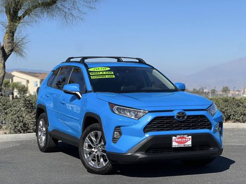 Used 2020 Toyota RAV4 XLE Premium FWD image 1
