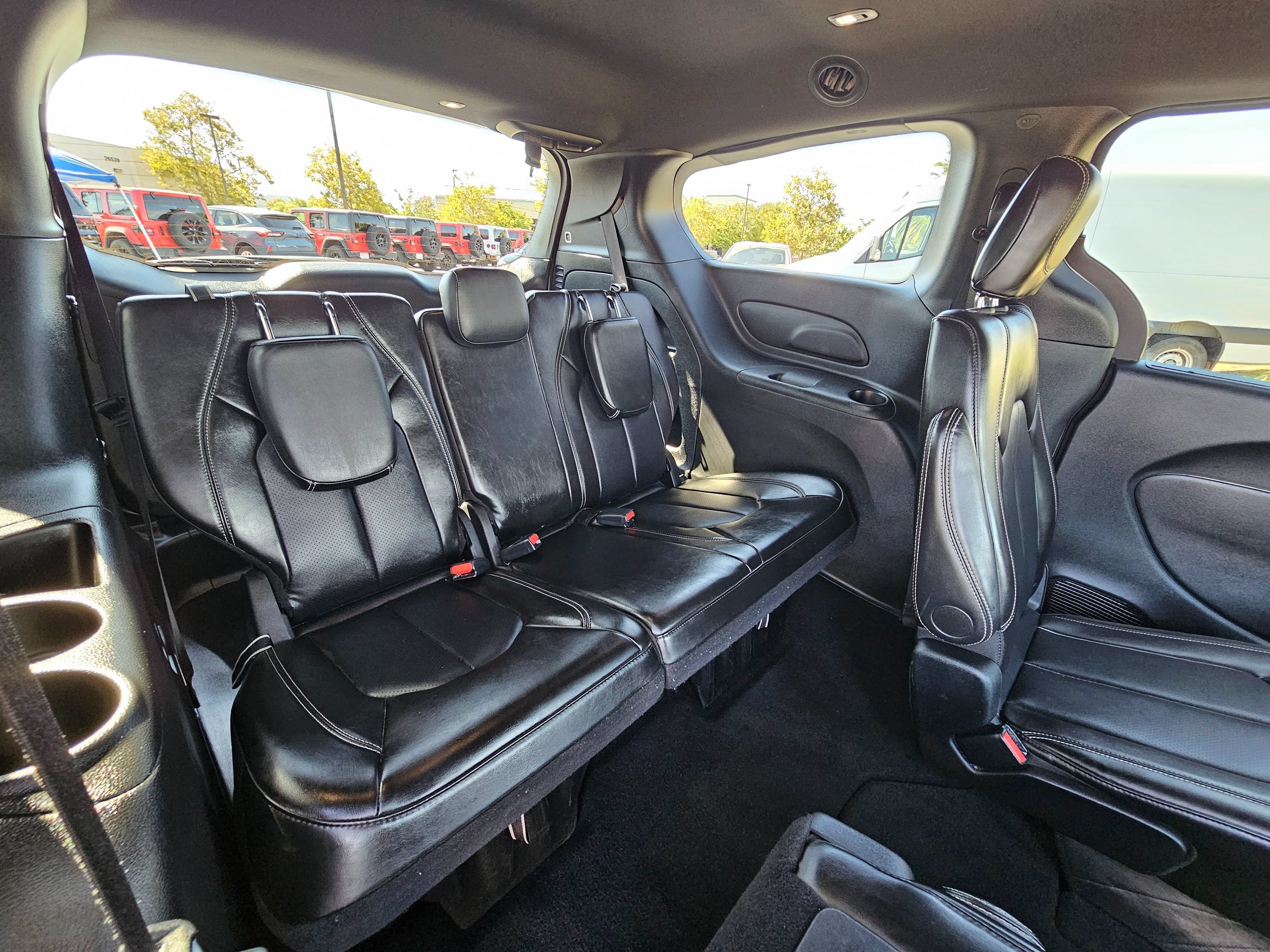 Used 2025 Chrysler Pacifica Select FWD image 34