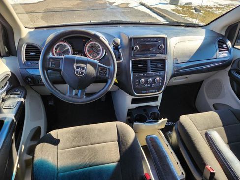 Used 2013 Dodge Grand Caravan SE image 16
