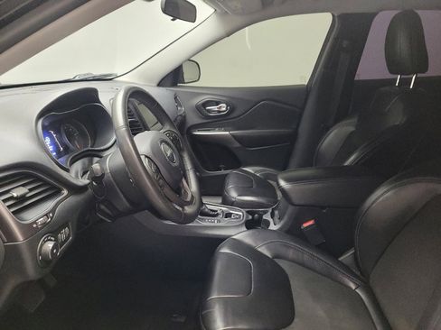 Used 2020 Jeep Cherokee Latitude Plus FWD image 17