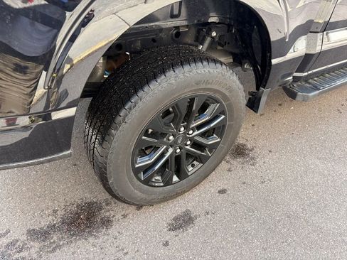 Used 2025 Ford F150 Lariat AWD/4WD image 13