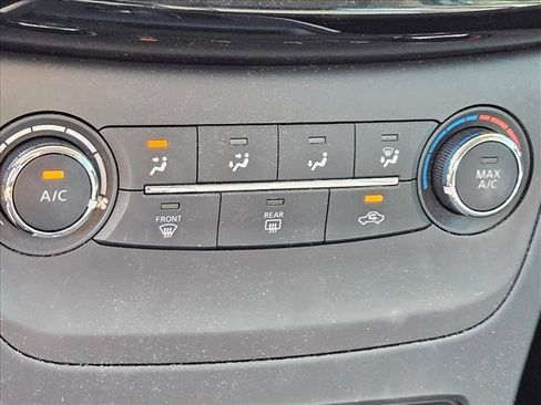 Used 2017 Nissan Sentra SV FWD image 19