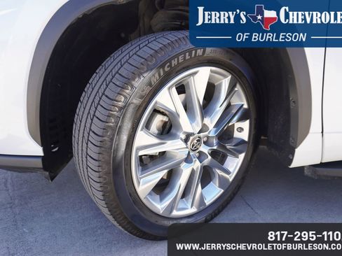 Used 2022 Toyota Highlander Limited image 13